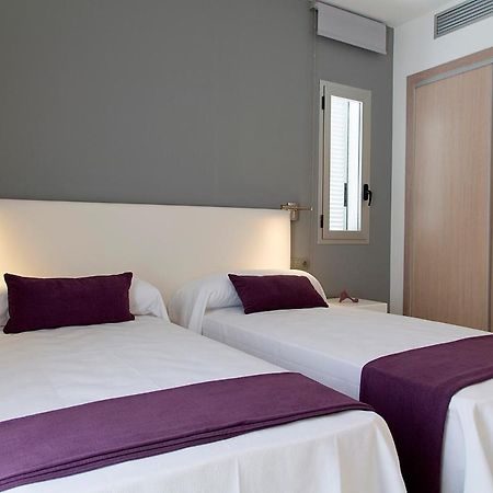 Apartamentos Proa - Emar Hotels Only Adults Es Pujols Exteriör bild