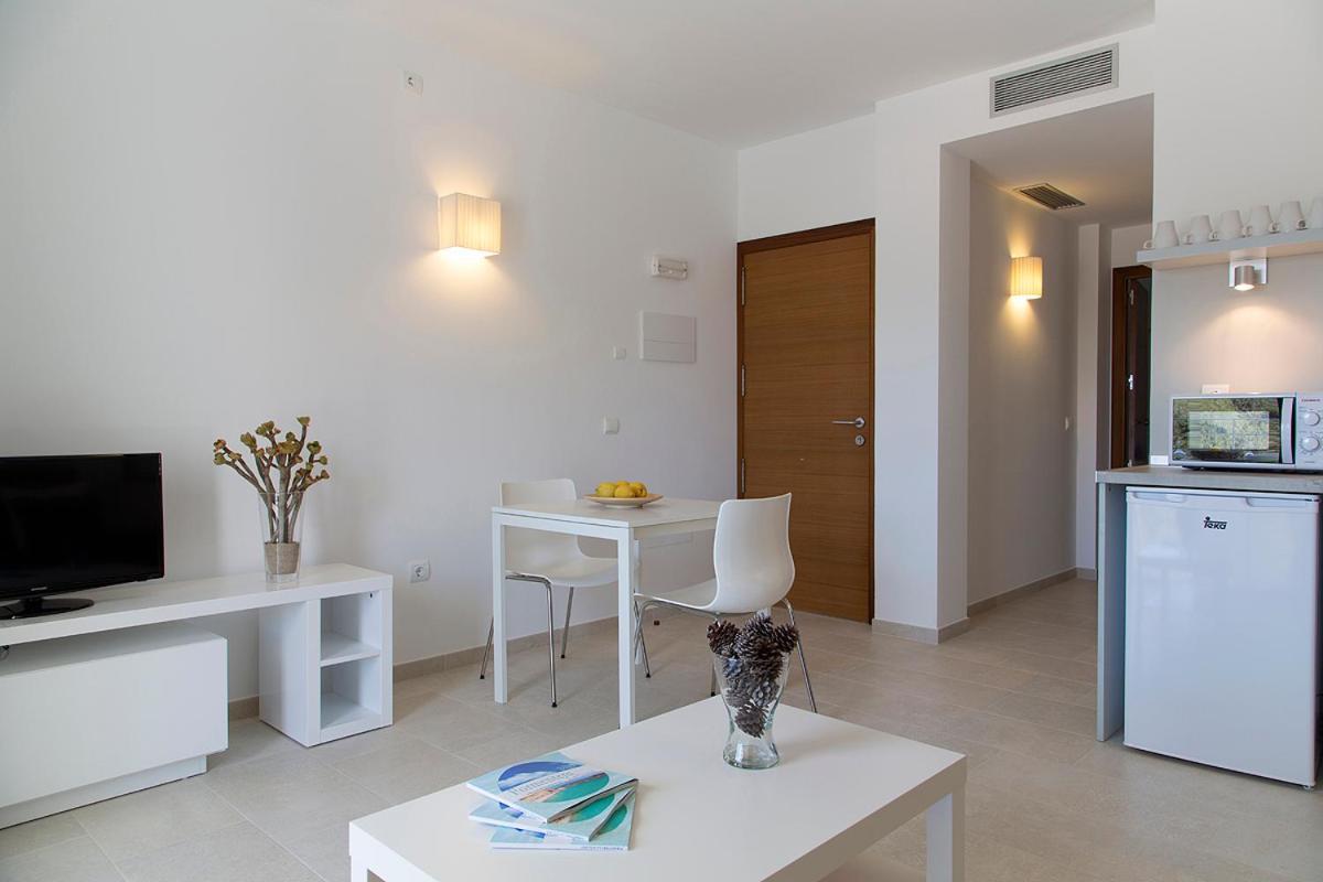 Apartamentos Proa - Emar Hotels Only Adults Es Pujols Exteriör bild