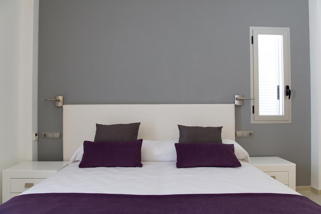 Apartamentos Proa - Emar Hotels Only Adults Es Pujols Rum bild