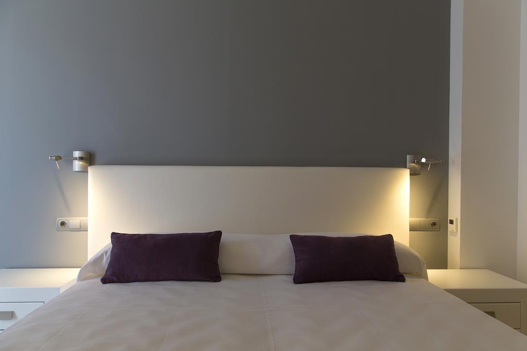Apartamentos Proa - Emar Hotels Only Adults Es Pujols Exteriör bild