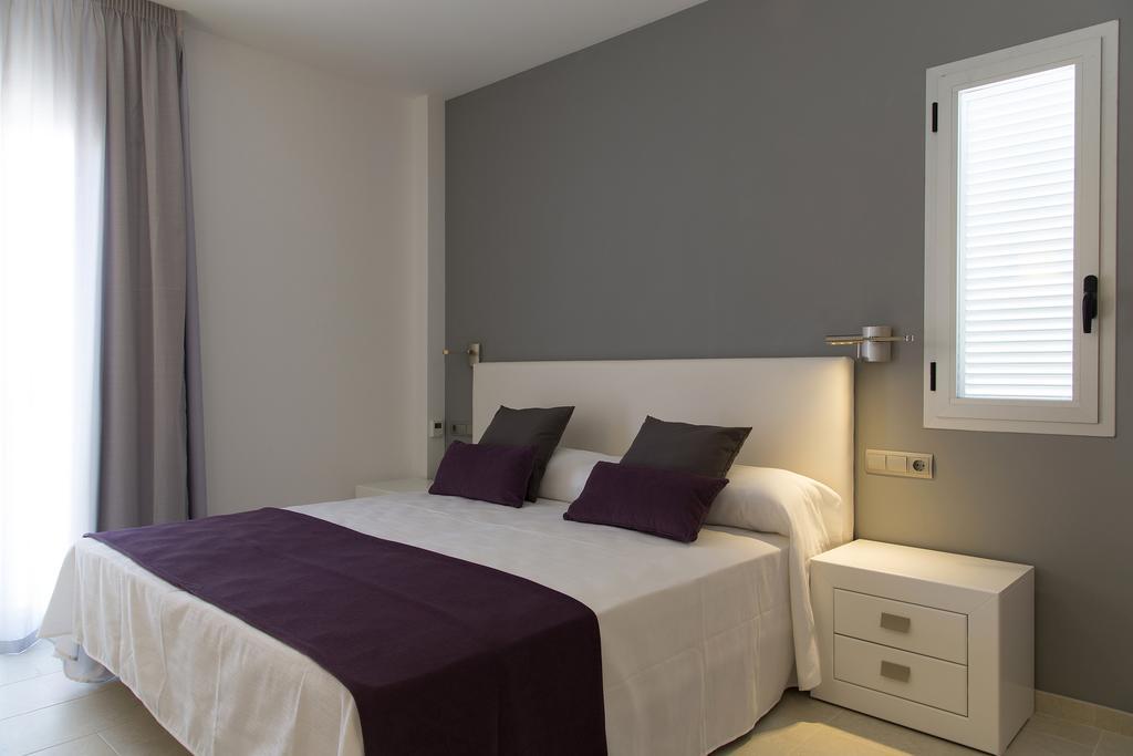 Apartamentos Proa - Emar Hotels Only Adults Es Pujols Exteriör bild