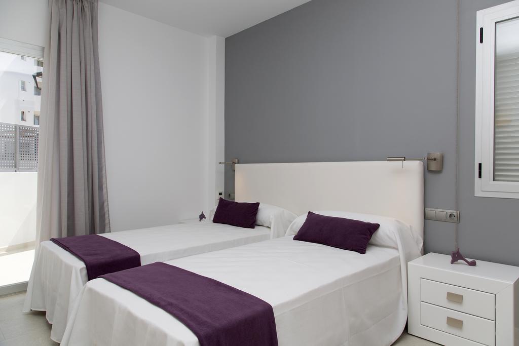 Apartamentos Proa - Emar Hotels Only Adults Es Pujols Exteriör bild