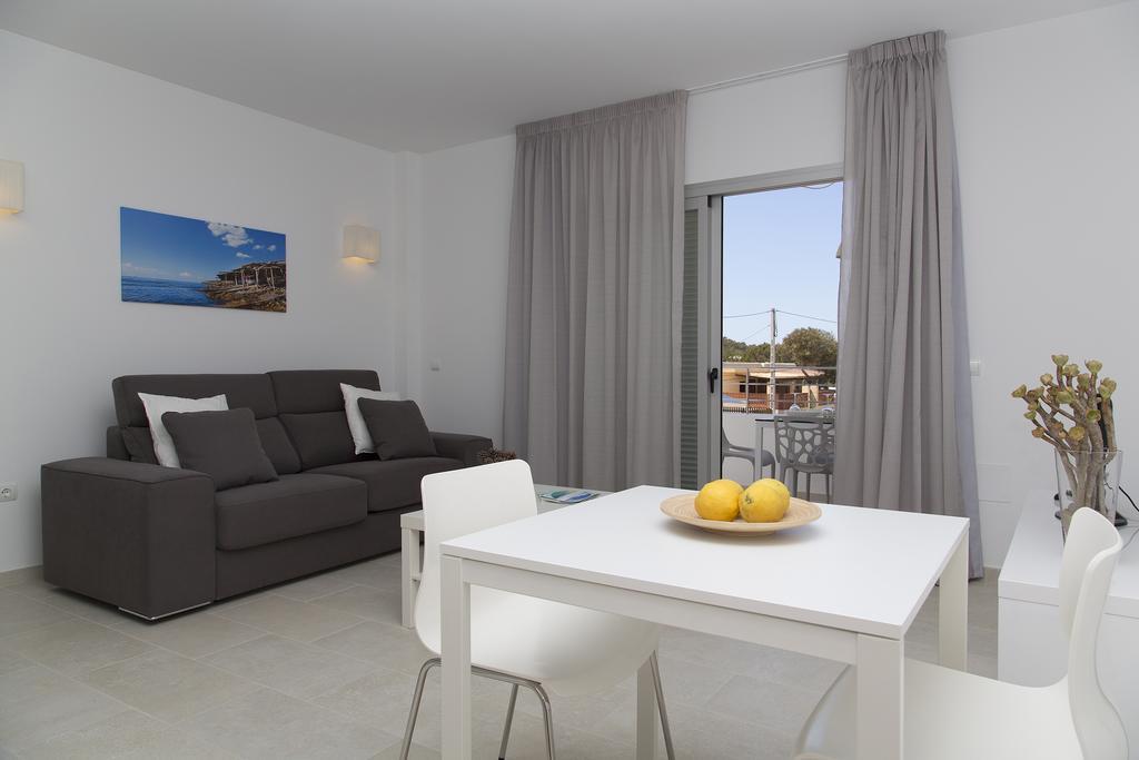 Apartamentos Proa - Emar Hotels Only Adults Es Pujols Rum bild